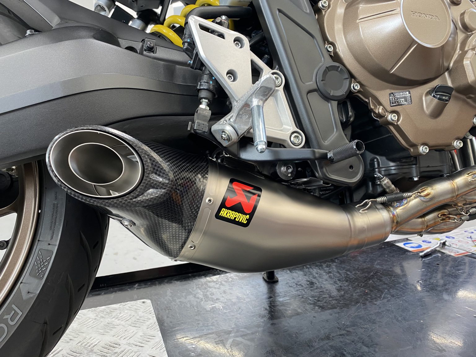 SCORPION カーボンファイバー マフラー yzf-r23、r3 SCORPION カーボンファイバー マフラー yzf-r23、r3